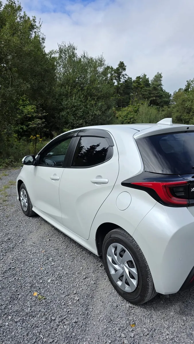 2023 Toyota Yaris 1.5 patrol  Hybrid - Image 3