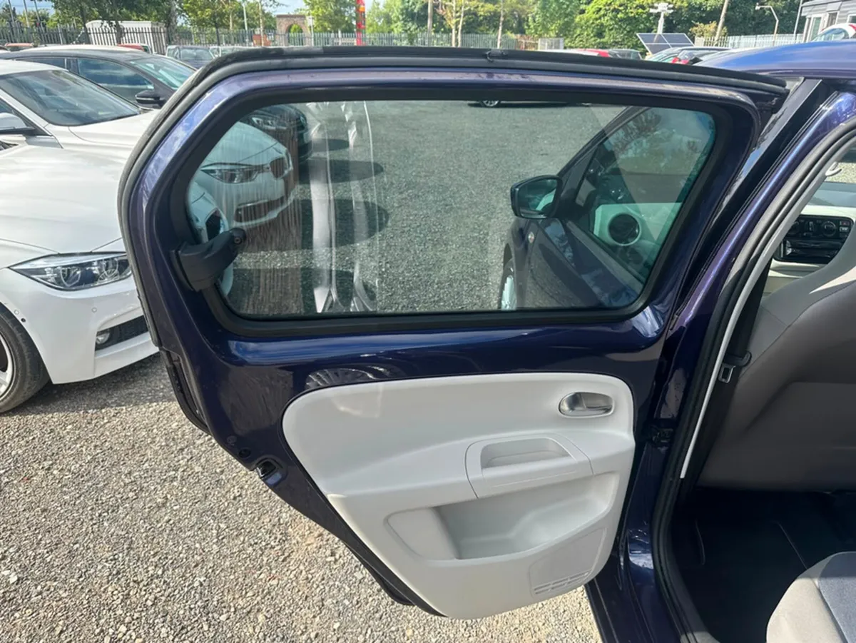Volkswagen up! 1.0L Petrol  Automatic Low Mileage - Image 6