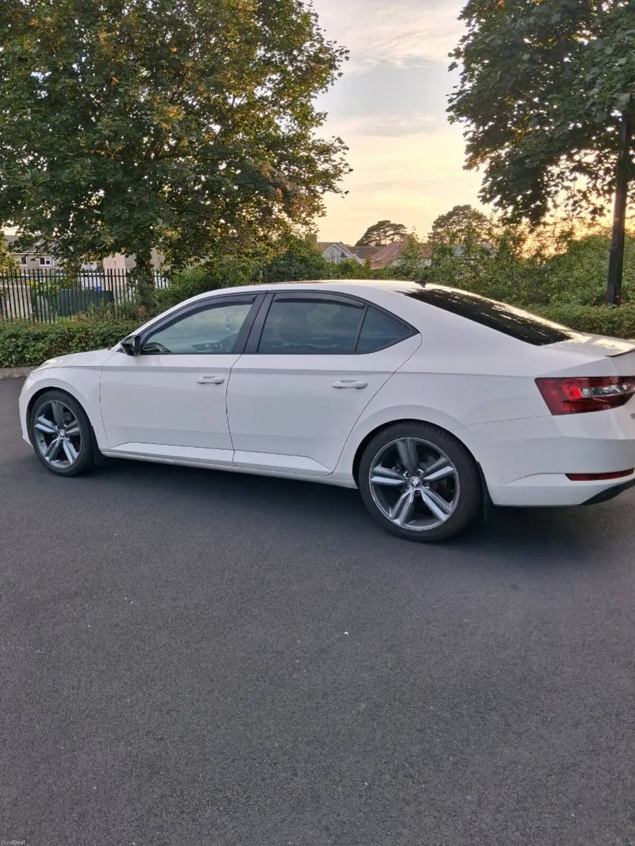 2016 skoda superb automatic - Image 4