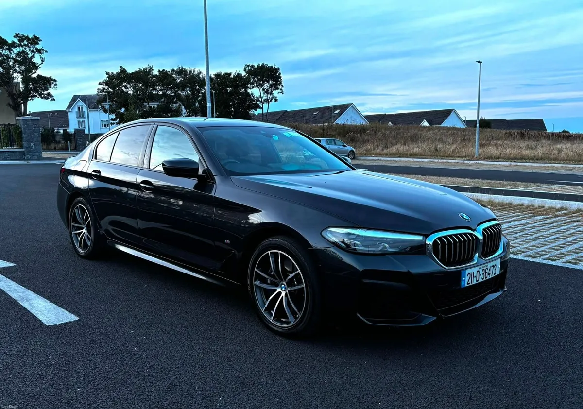 BMW 5-Series 2021 530e M-Sport - Image 2