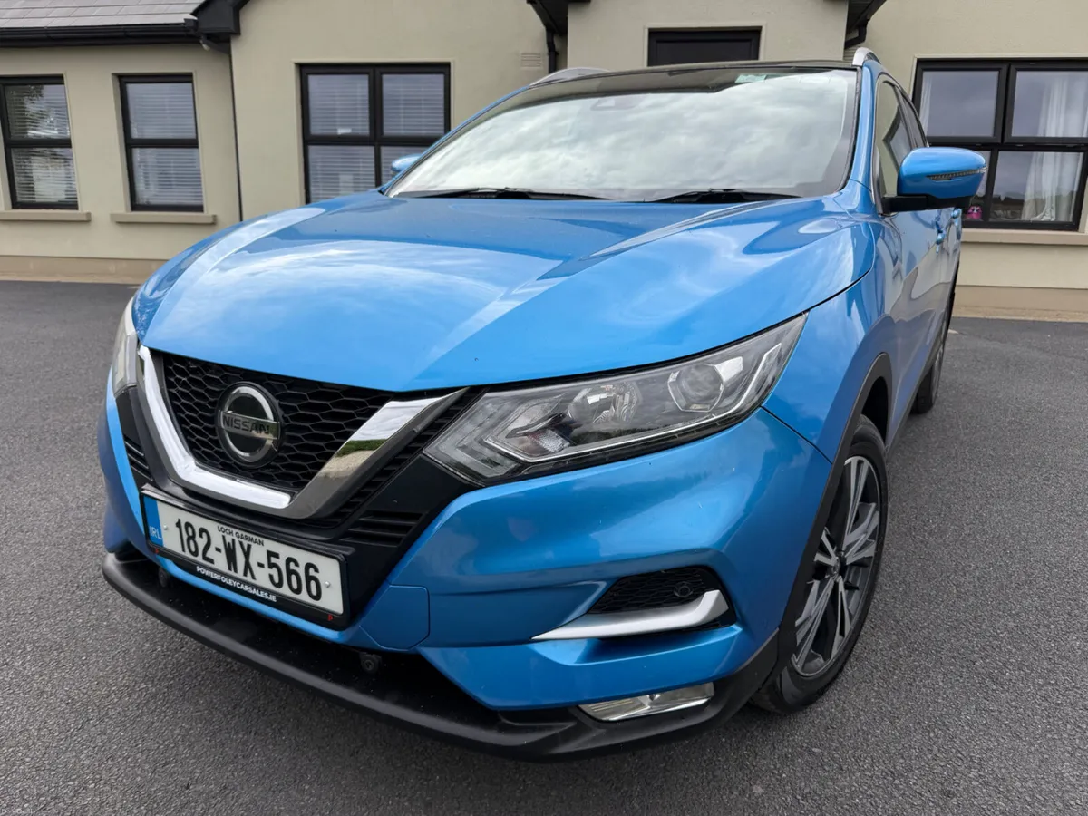 2018 (182) Nissan Qashqai SV Premium 1.2 Petrol - Image 1