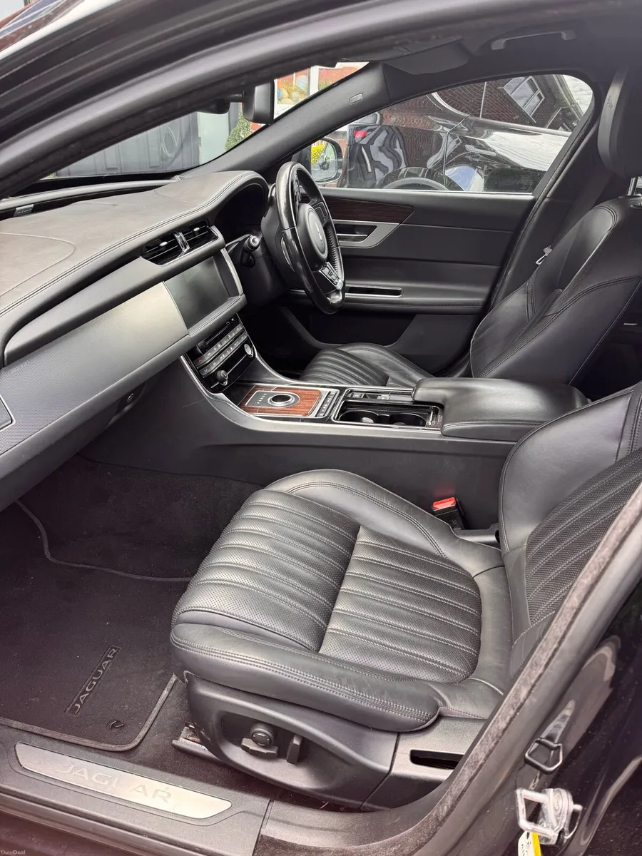 Jaguar XF Portfolio High Spec- Low Mileage - Image 4