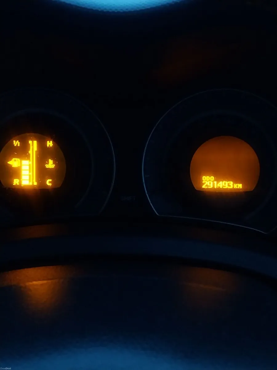 Toyota Auris 2010 - Image 4