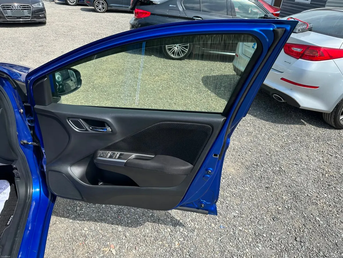 Honda Grace 1.5L Petrol HYBRID EXHONDA SENSING Aut - Image 5