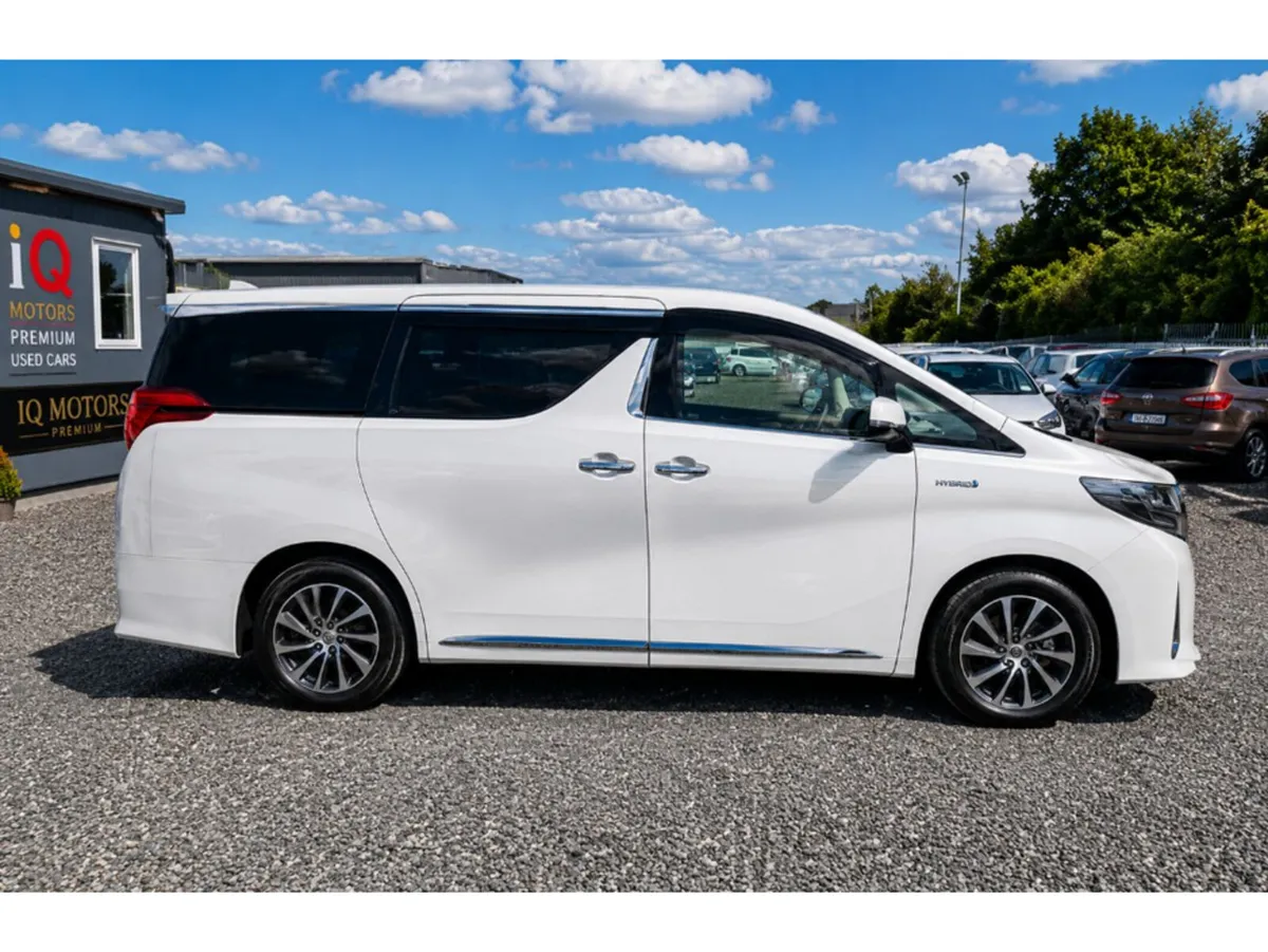 Toyota Alphard Executive Lounge 2.5 Petrol Hybrid - Image 6