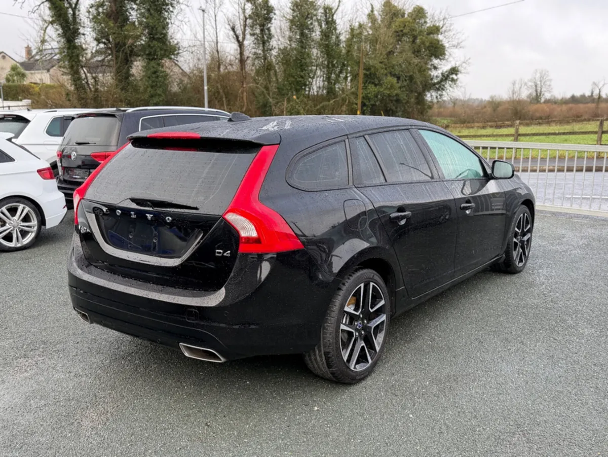 Volvo V60 2.0 D4 DYNAMIC PLUS 190 BHP DIESEL AUTOM - Image 4