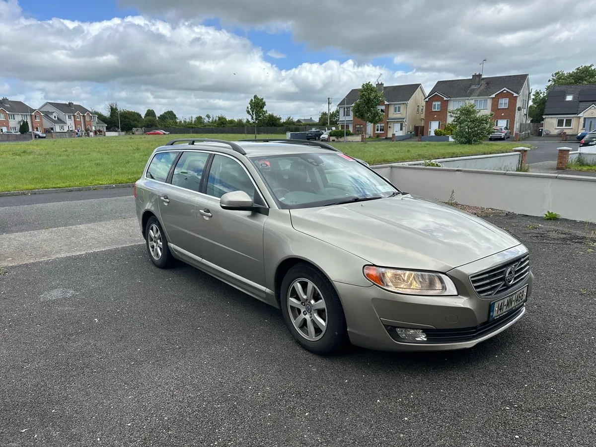 2014 Volvo v70 d2 1.6 L Automatic - Image 2