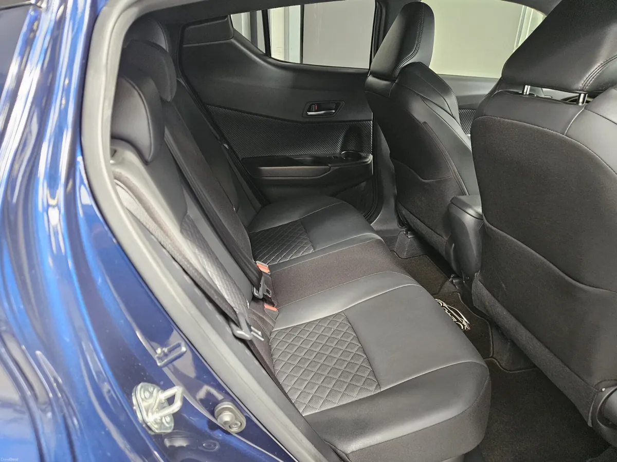21 TOYOTA CH-R HYBRID 33,000 KMS- - Image 6