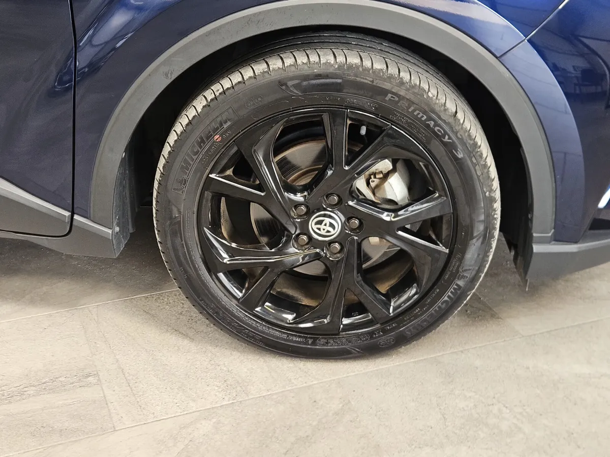 21 TOYOTA CH-R HYBRID 33,000 KMS- - Image 5
