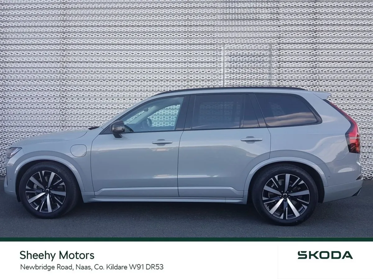 Volvo XC90 T8 PHEV AWD Plus Dark - Image 5