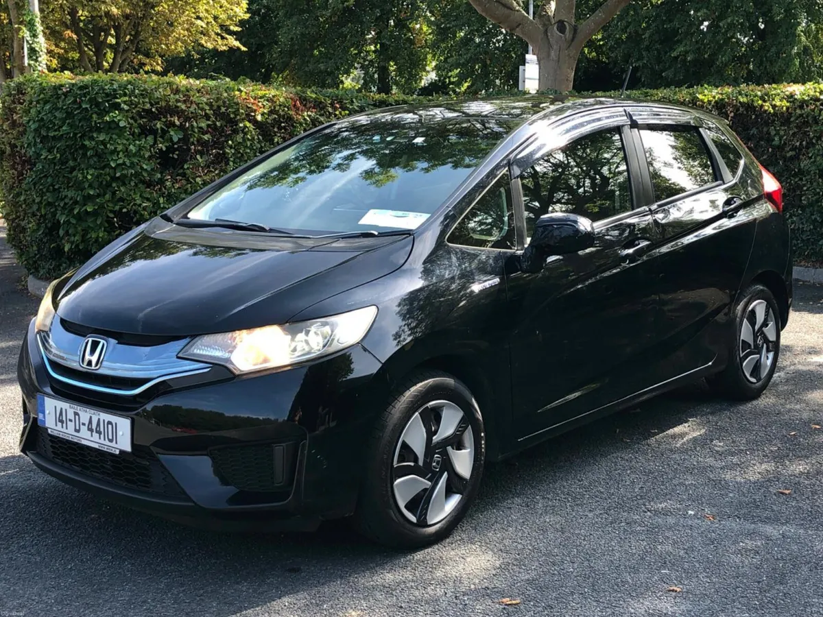 Honda Fit GP5 1,5HYBRID,AUTOMATIC,PLS READ ADD - Image 4