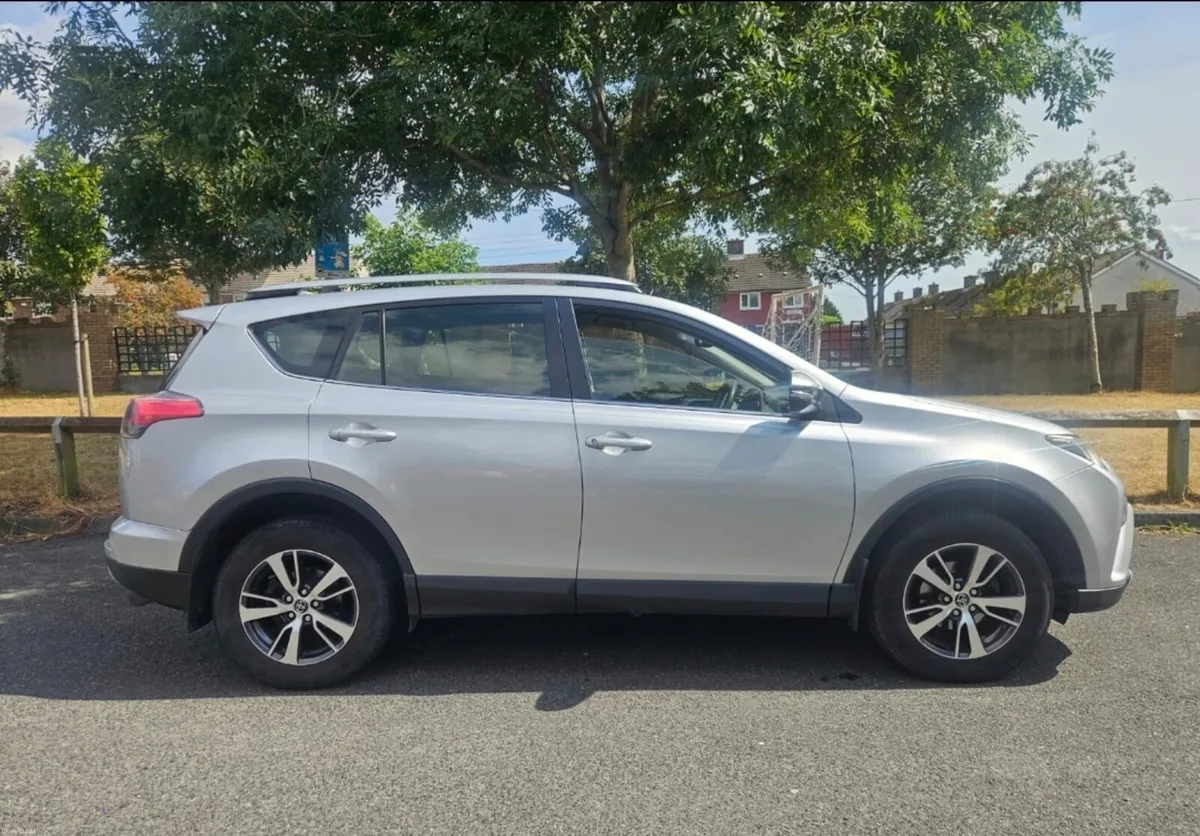 Rav 4 - Image 1