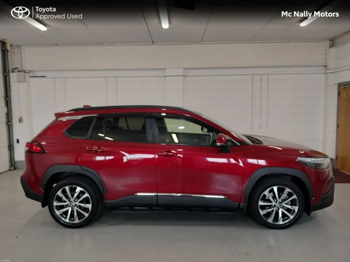 Toyota Corolla Cross 232 SPORT STYLE PACK & SIDE S - Image 3