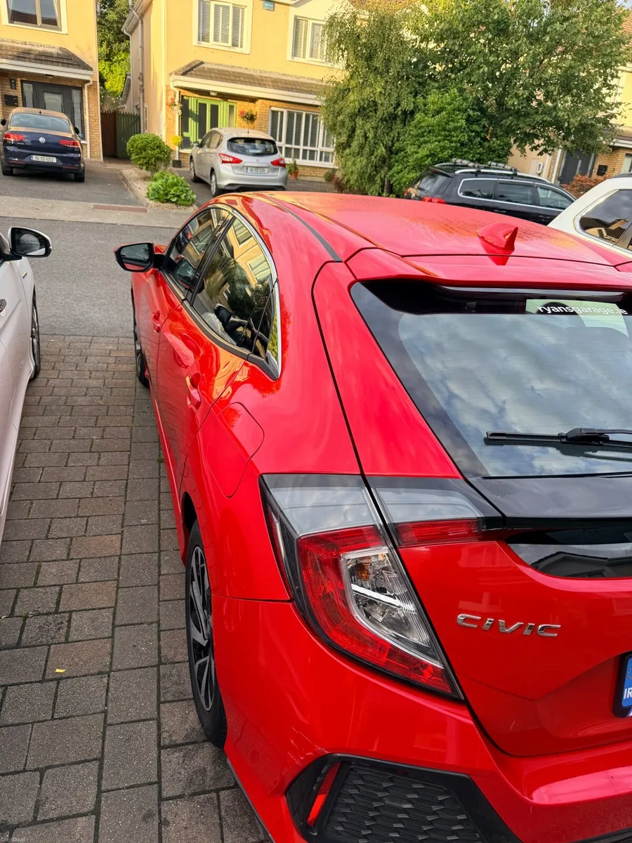 Honda Civic 2018 - Image 1