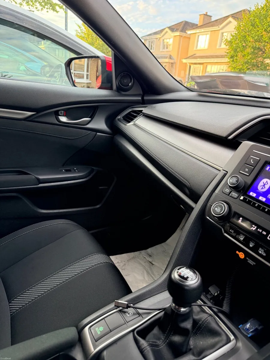 Honda Civic 2018 - Image 6