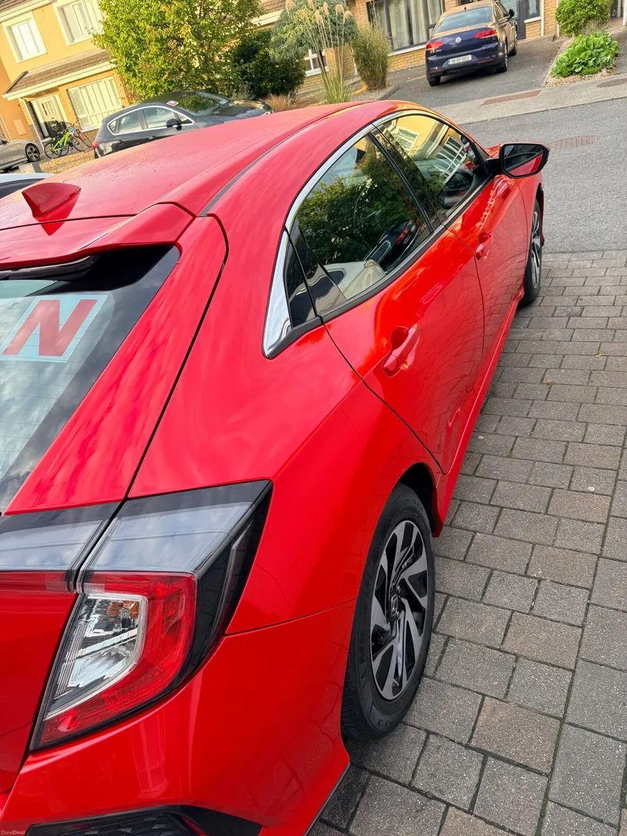 Honda Civic 2018 - Image 4