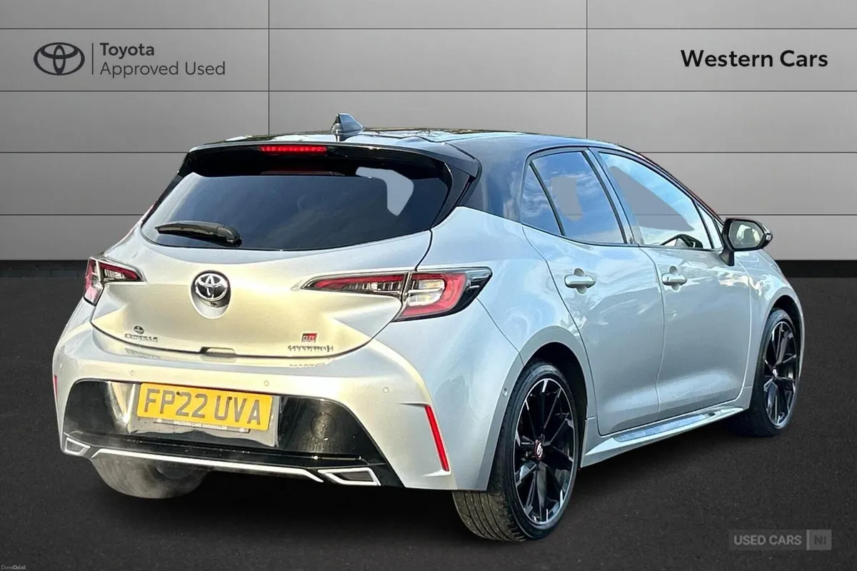 Toyota Corolla 2.0 VVT-h GR SPORT CVT Euro 6 (s/s) - Image 2