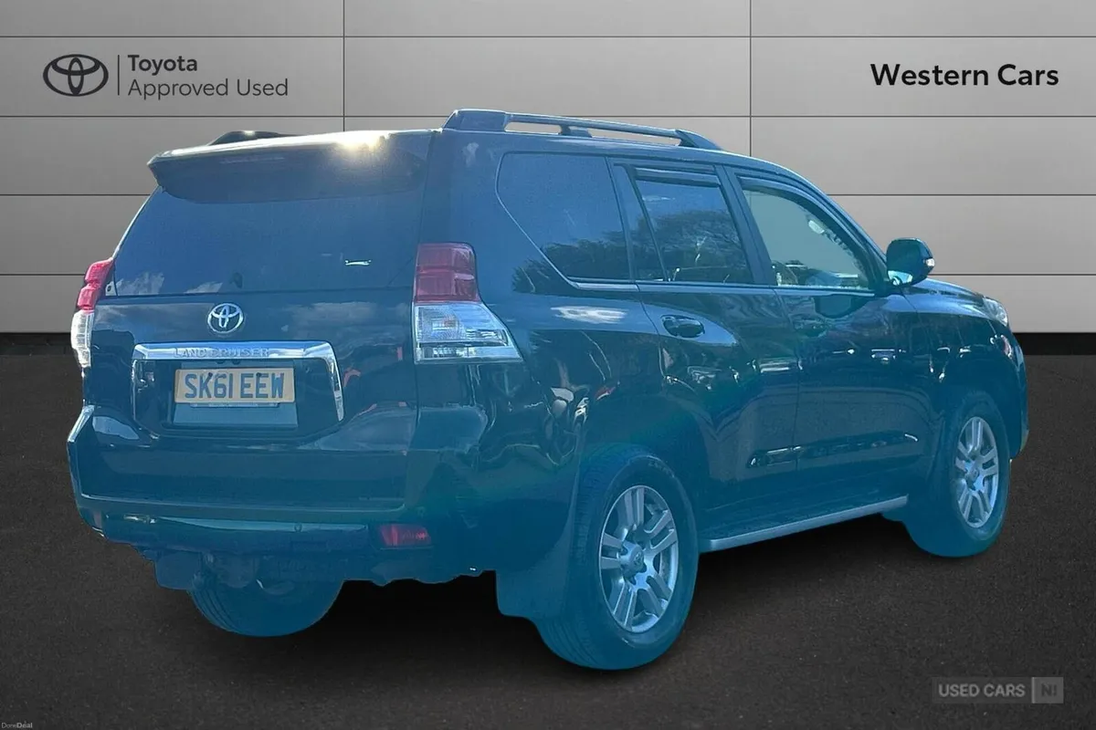 Toyota Land Cruiser 3.0 D-4D LC4 SUV 5dr Diesel Au - Image 2
