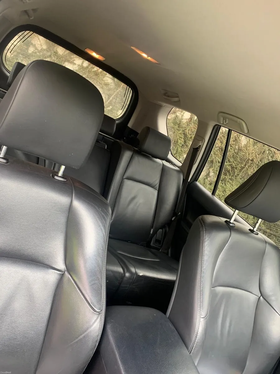142 Toyota Landcruiser - Image 4