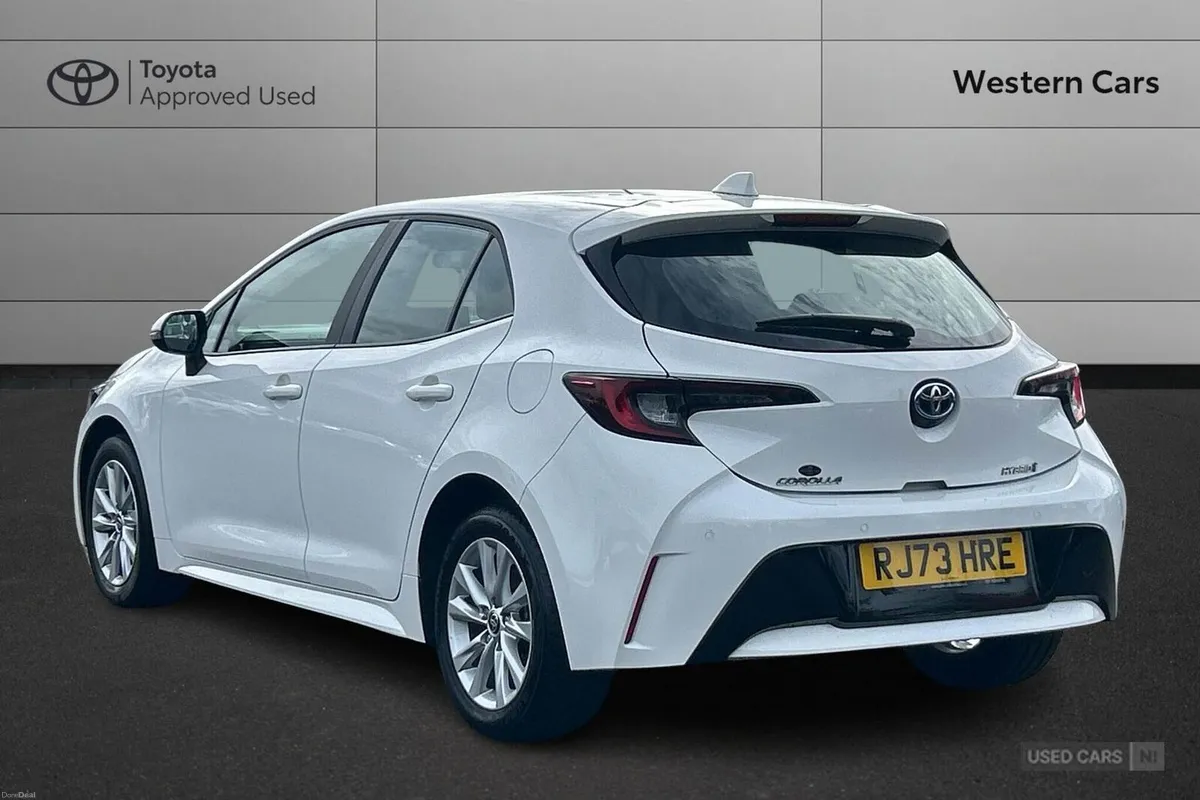 Toyota Corolla 1.8 VVT-h Icon CVT Euro 6 (s/s) 5dr - Image 6