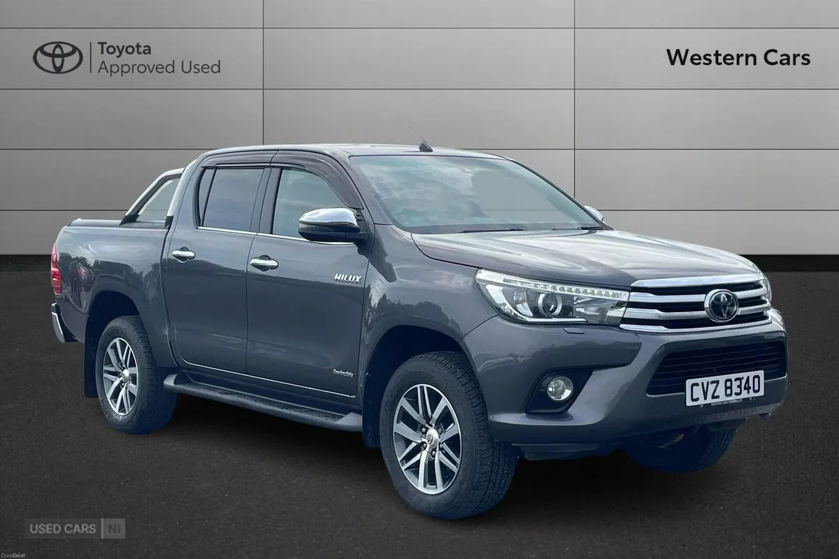 Toyota Hilux 2.4 D-4D Invincible 4WD Euro 6 (s/s) - Image 1