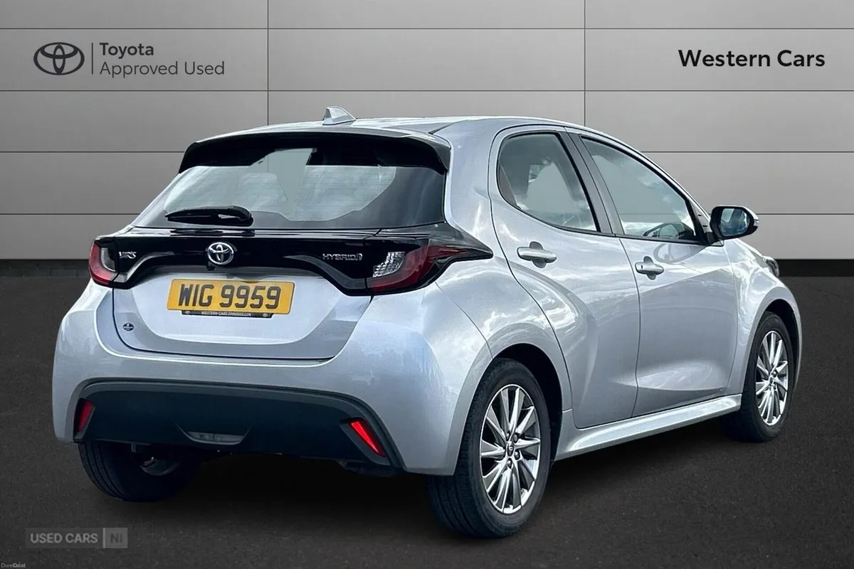 Toyota Yaris 1.5 VVT-h Icon E-CVT Euro 6 (s/s) 5dr - Image 2