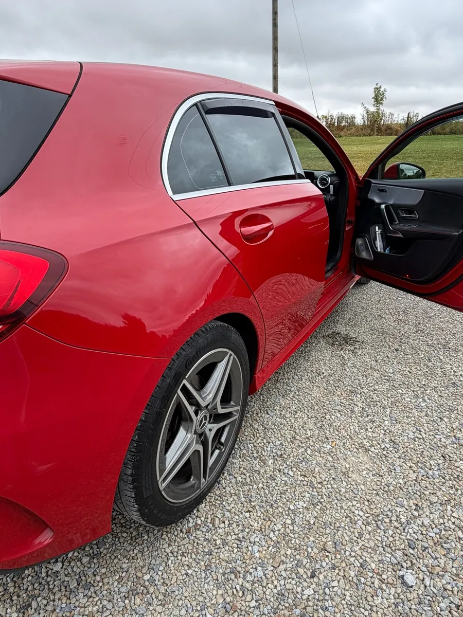 Mercedes Benz - Image 4