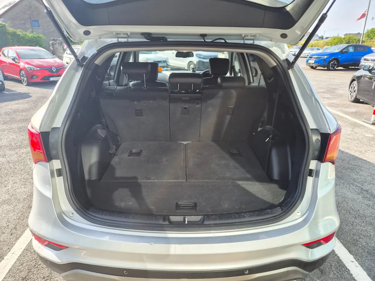 Hyundai Santa Fe 2017 2.2L Diesel Manual - Image 6