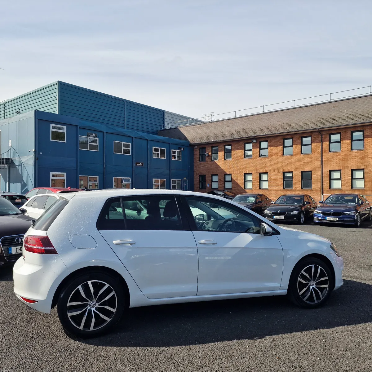 Volkswagen Golf 2017 Automatic Low Miles - Image 4
