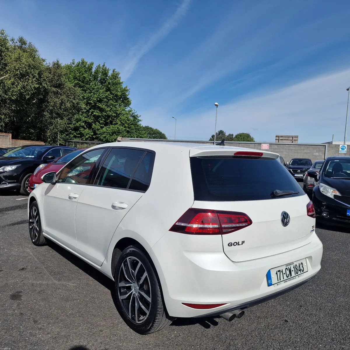 Volkswagen Golf 2017 Automatic Low Miles - Image 6