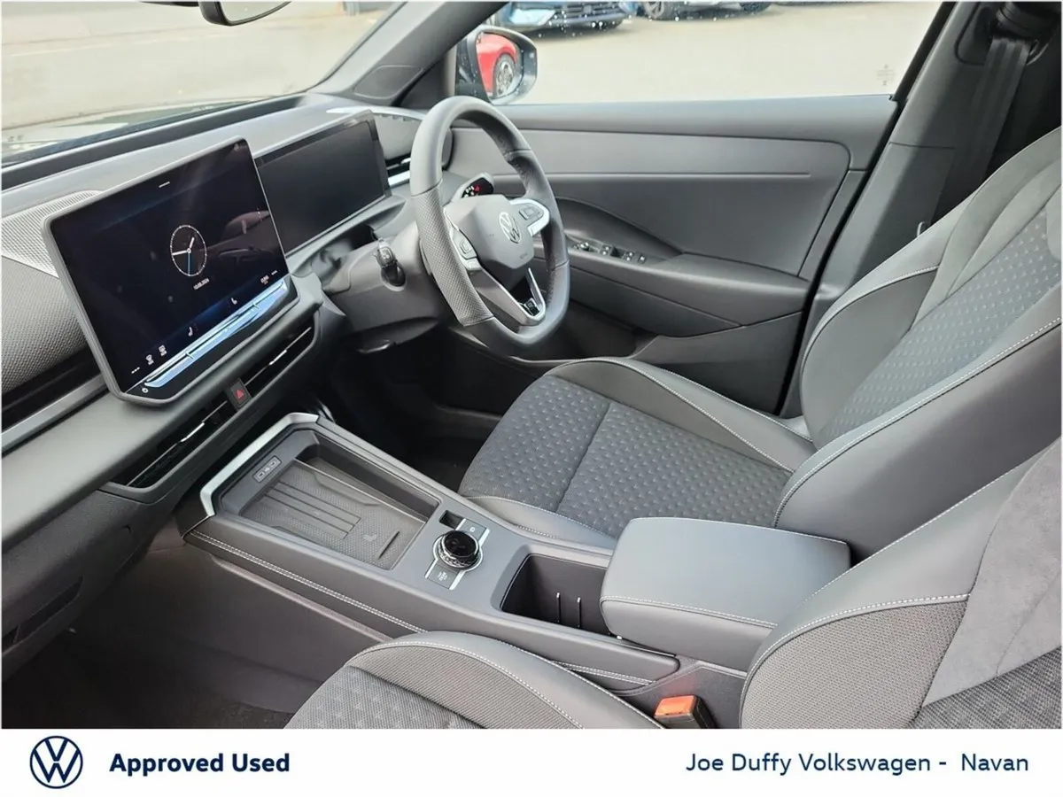 Volkswagen T-Roc R-LINE 1.5TSI 150HP AUTO - Image 4