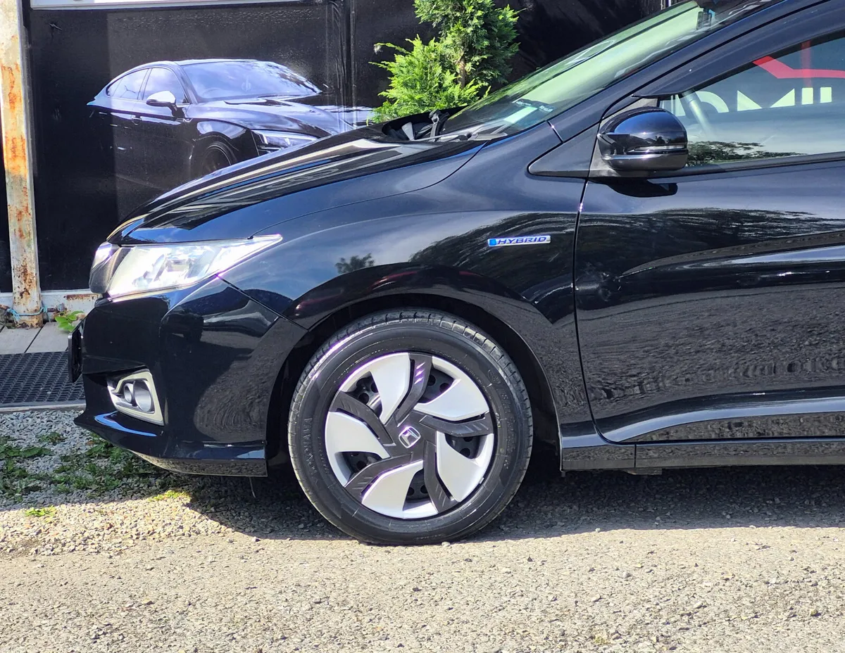 Honda Grace Hybrid Automatic 2015 - Image 5