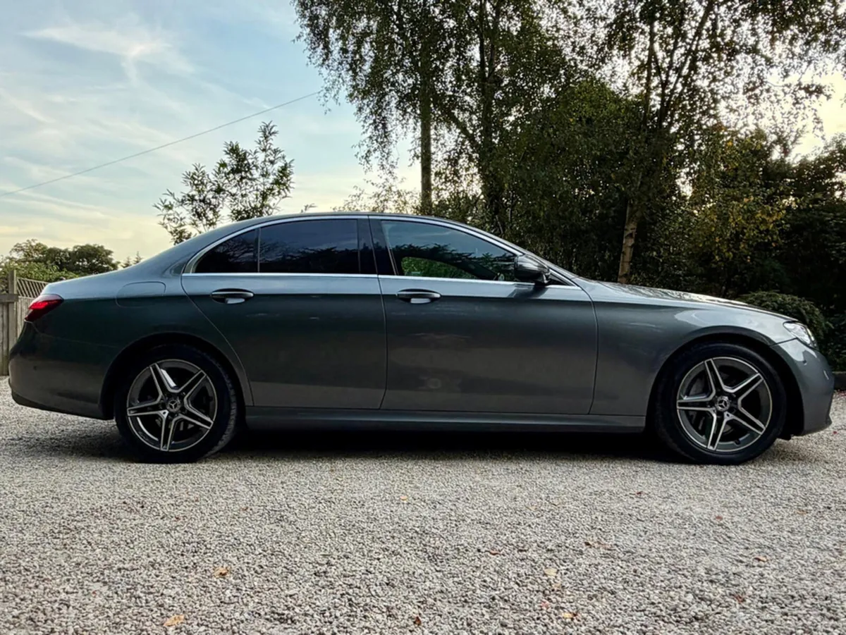 Mercedes-Benz E-Class E220D AMG LINe - Image 3