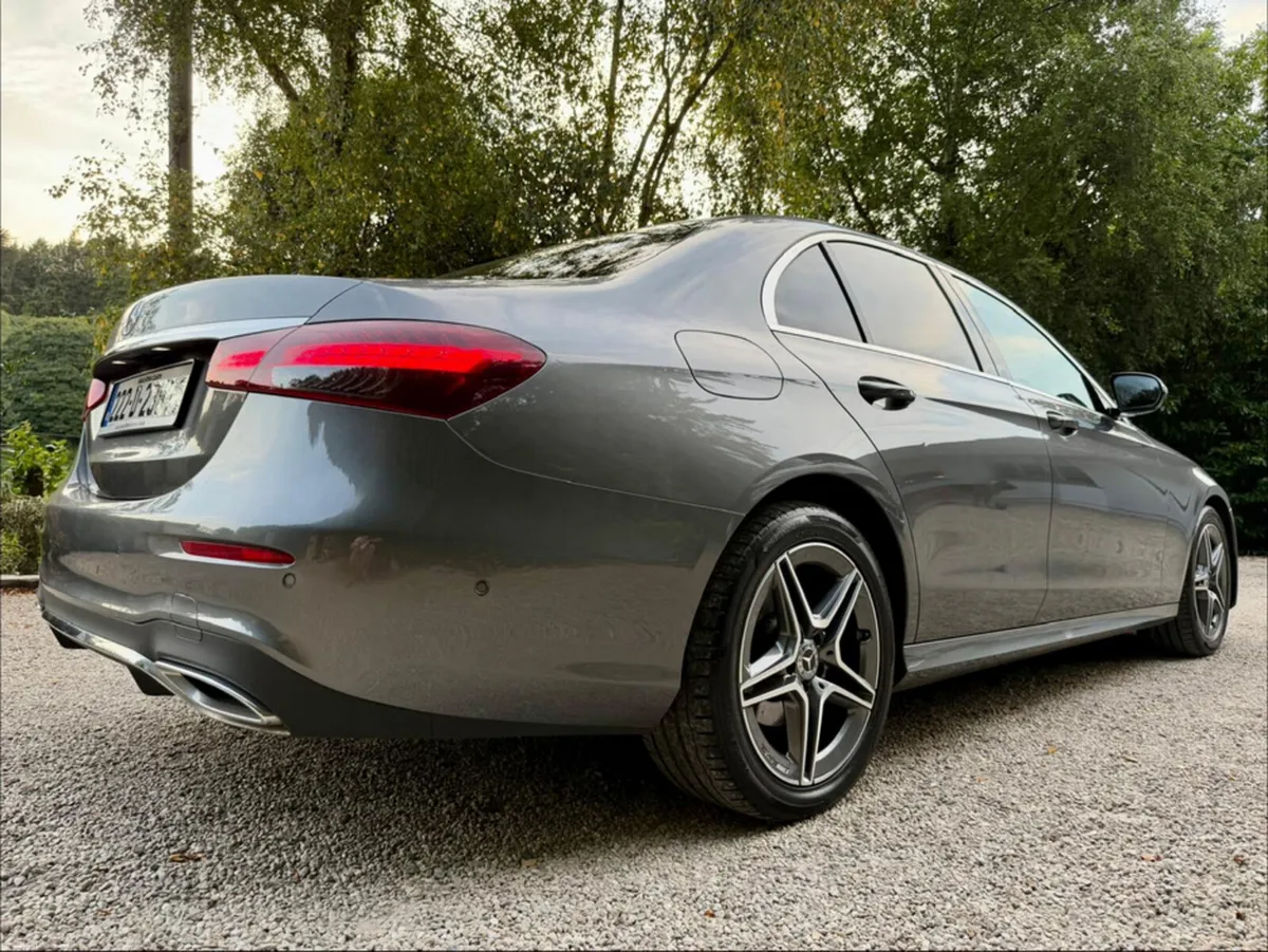 Mercedes-Benz E-Class E220D AMG LINe - Image 4