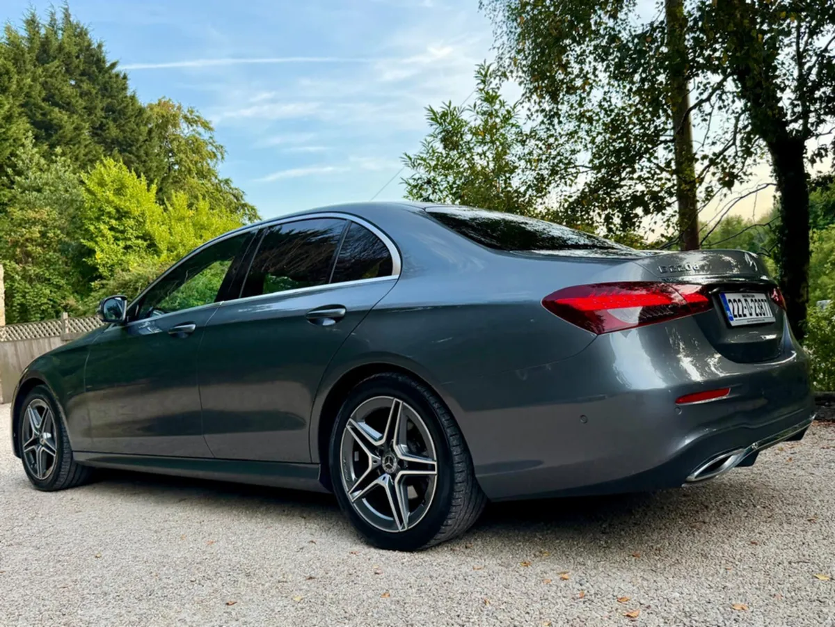 Mercedes-Benz E-Class E220D AMG LINe - Image 6