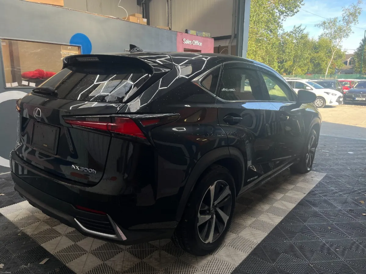 Lexus NX 2019 LEXUX NX300H VERSION L 2.5 AUTOMATIC - Image 3