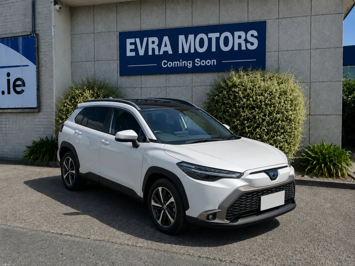 Toyota Corolla Cross Z 4WD AUTOMATIC HYBRID 1.8 PE - Image 1