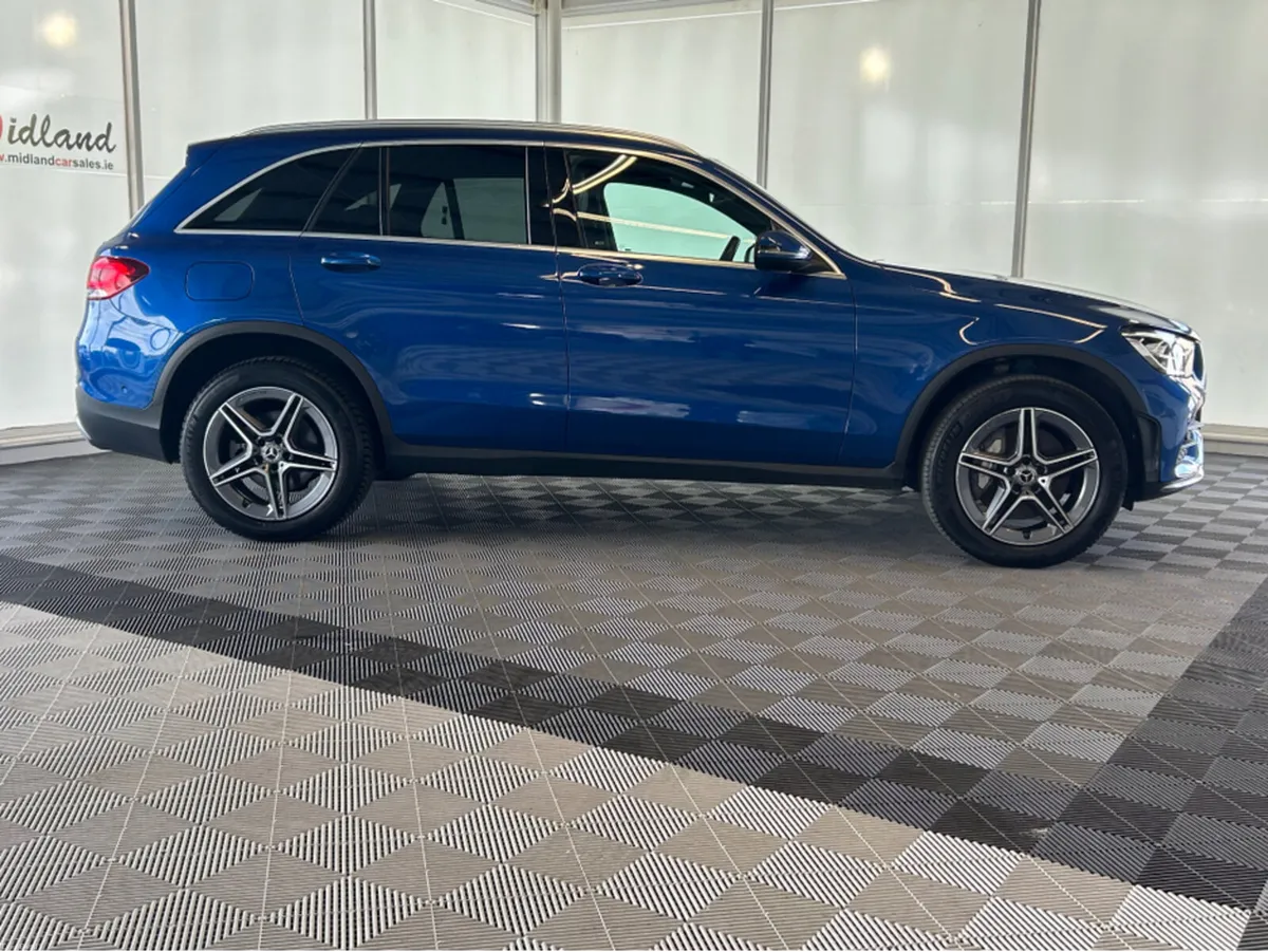 Mercedes-Benz GLC 300 AMG LINE DE 4MATIC - Image 4