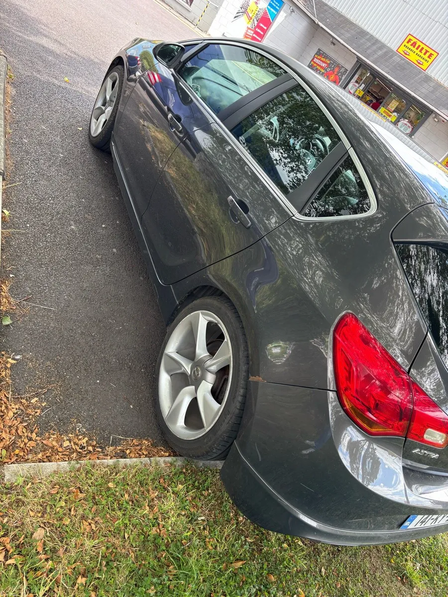 Vauxhall Astra Limited edition - Image 2