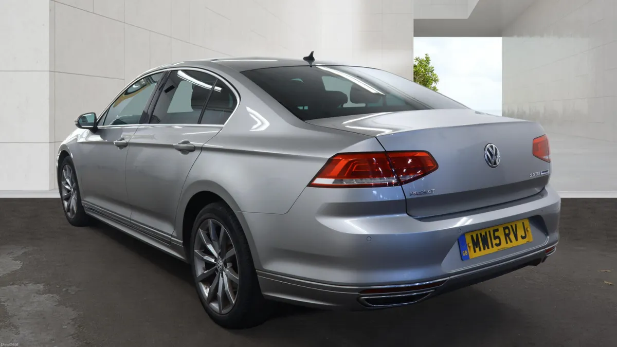 Volkswagen Passat 2.0 R LINE - FINANCE AVAILABLE - Image 3