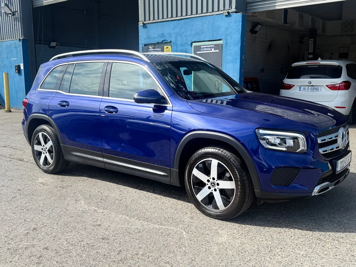 2022 Mercedes-Benz GLB  Automatic/ 7Seater - Image 4