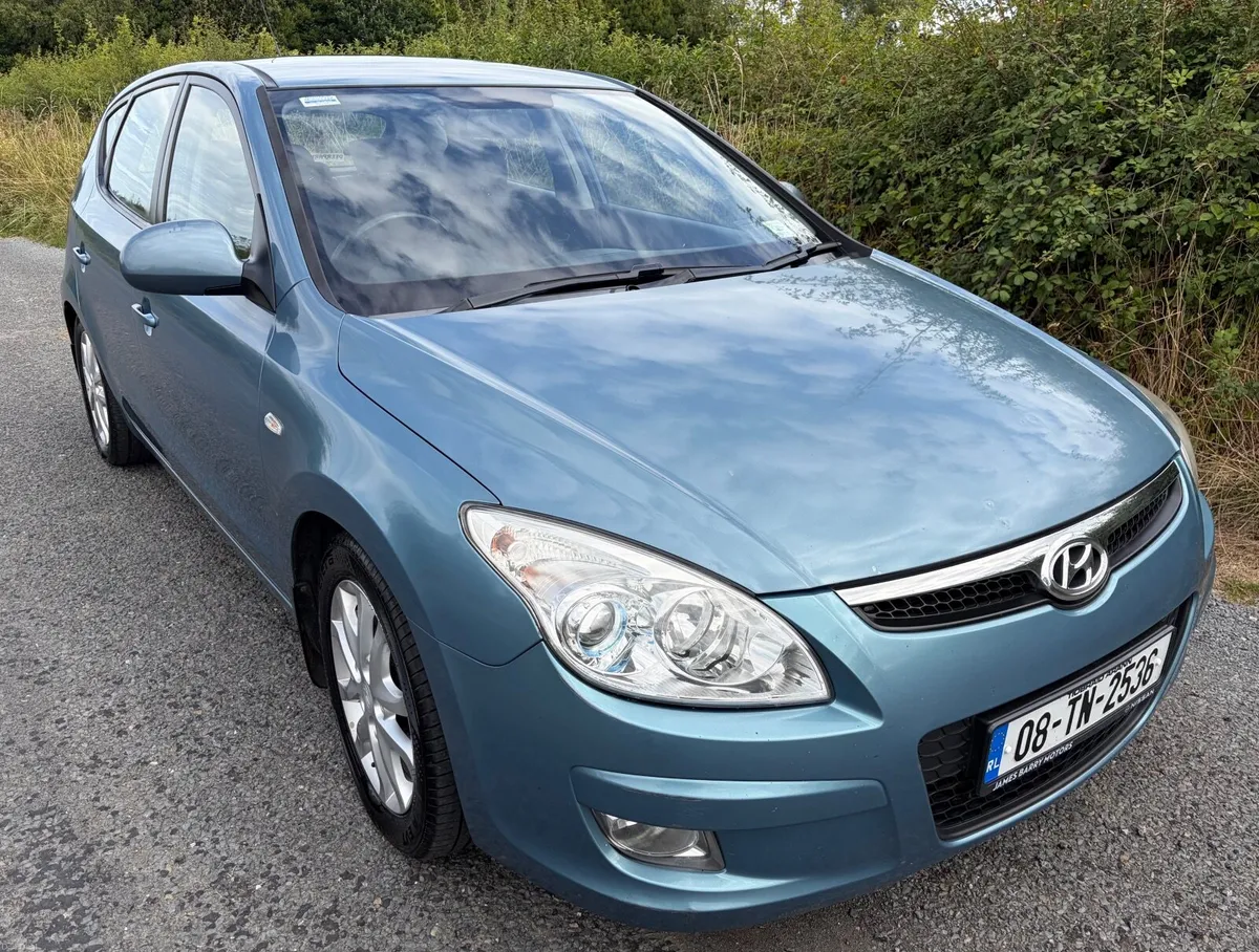 Hyundai i30 1.6D Deluxe 2008 - Image 1