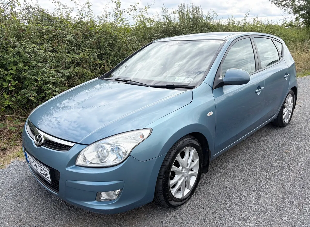 Hyundai i30 1.6D Deluxe 2008 - Image 2