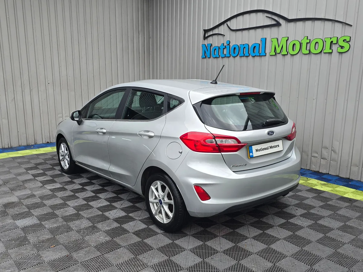 2018 Ford Fiesta Zetec 1.1 PETROL - Image 6