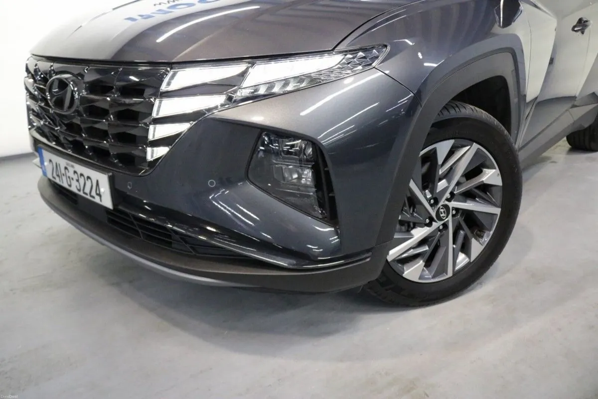 Hyundai Tucson Executive Plus Diesel 1.6L SUV - Image 3