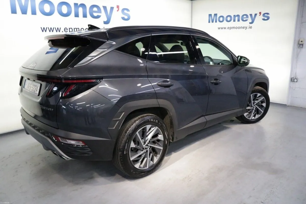 Hyundai Tucson Executive Plus Diesel 1.6L SUV - Image 4