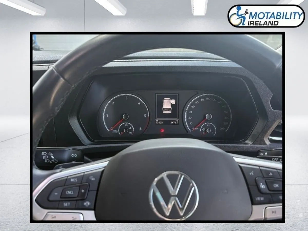 Volkswagen Caddy Maxi Life Wheelchair Accessible - Image 5