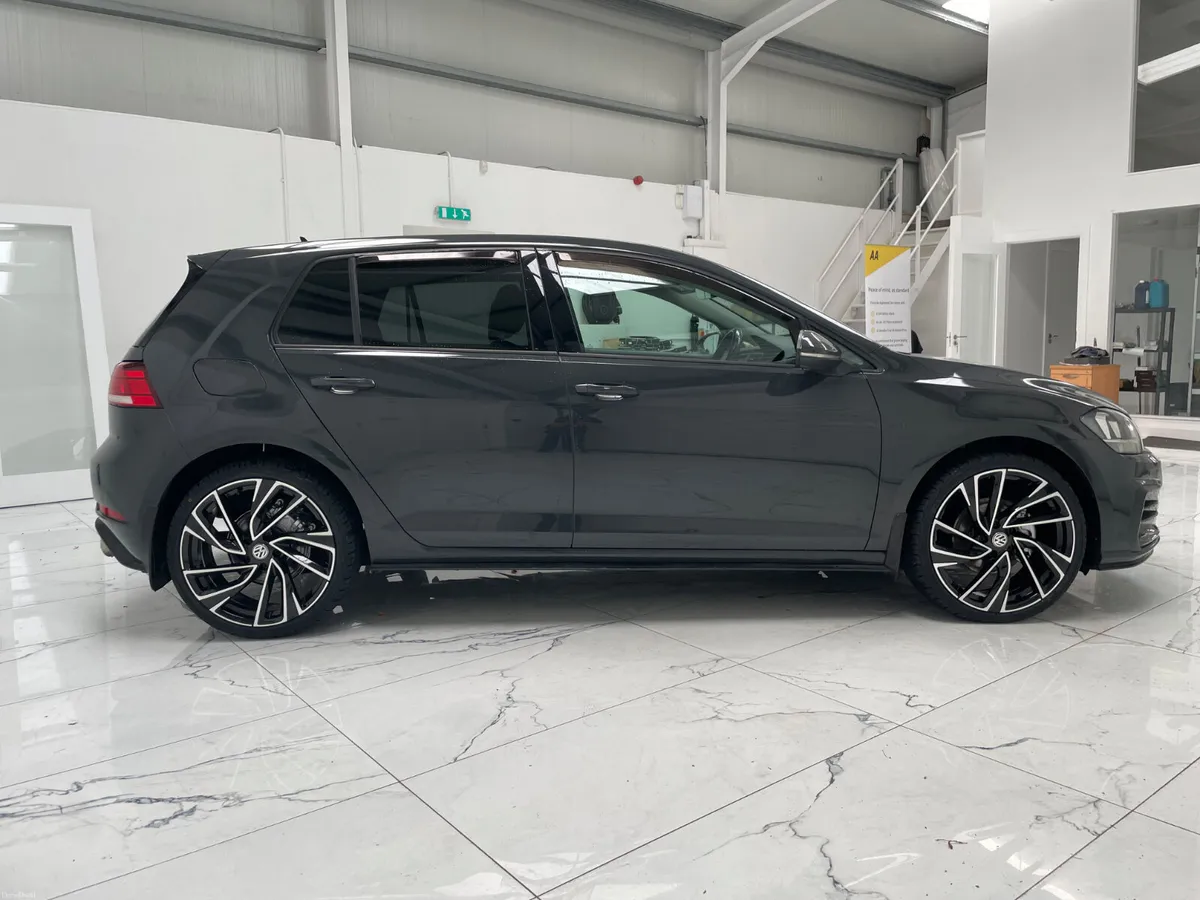 Volkswagen Golf 2017 - Image 2
