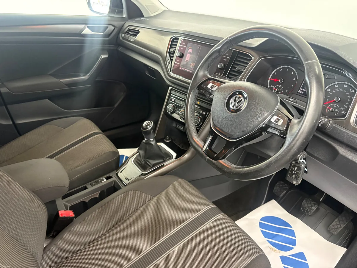 Volkswagen T-Roc Design 1.0 TSI 2019 - Image 2