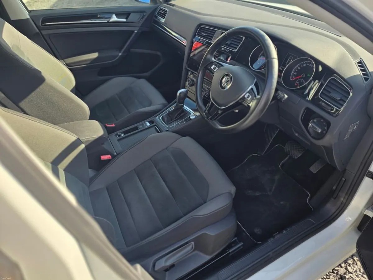 Volkswagen Golf HIGHLINE - 34K KMS - Image 5